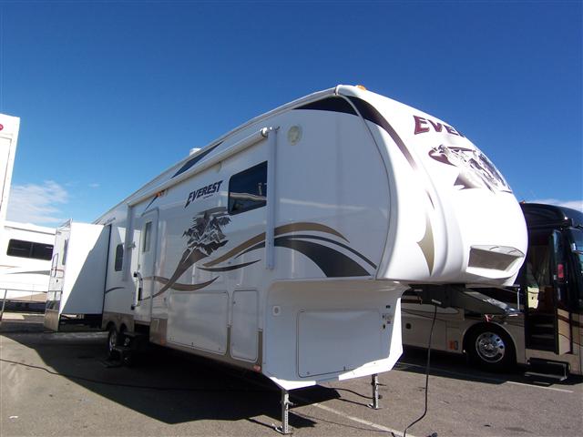 2009 Keystone Everest